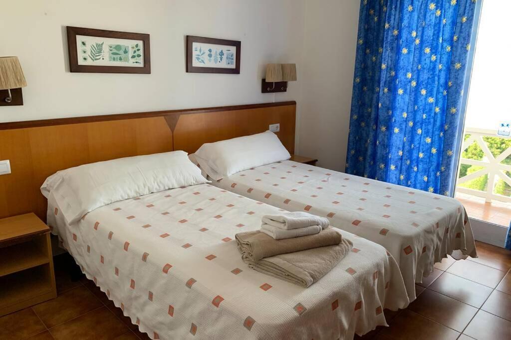 Apartamento En Playa Santo Tomas 1-5 Эс-Миджорн-Гран Экстерьер фото
