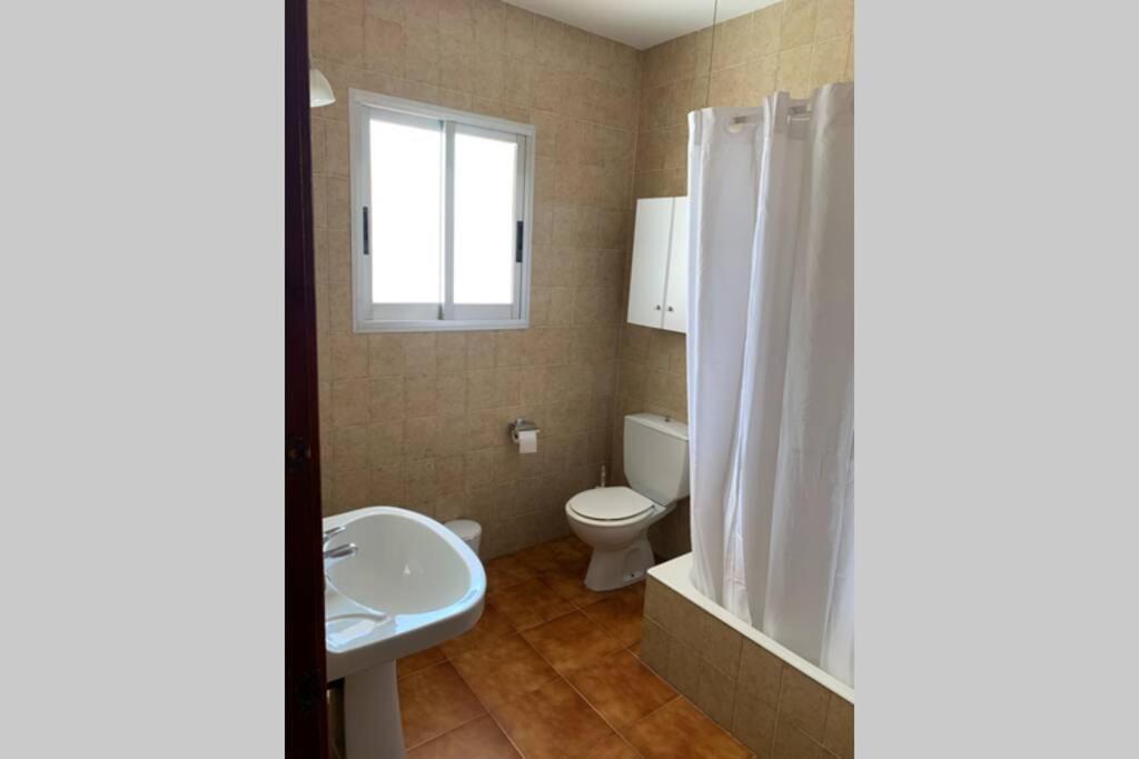 Apartamento En Playa Santo Tomas 1-5 Эс-Миджорн-Гран Экстерьер фото